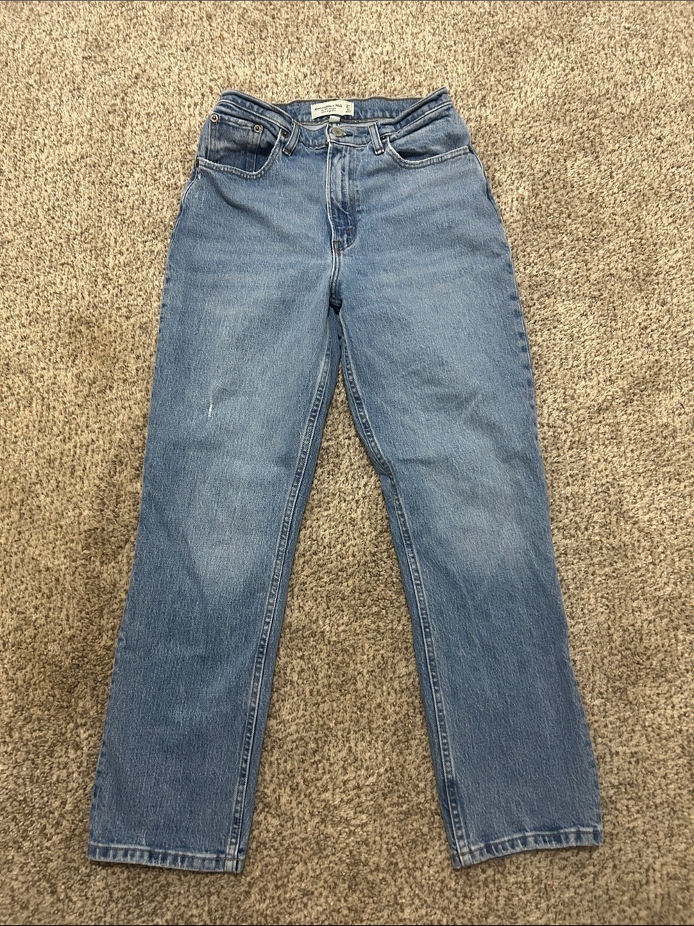 Abercrombie The 90s Straight Ultra High Rise Curve Love